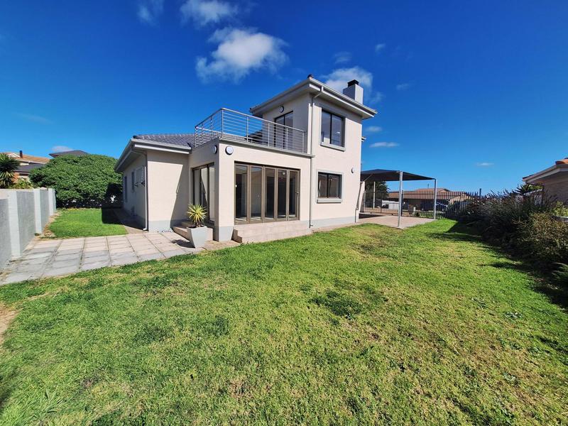 4 Bedroom Property for Sale in Hartenbos Heuwels Western Cape